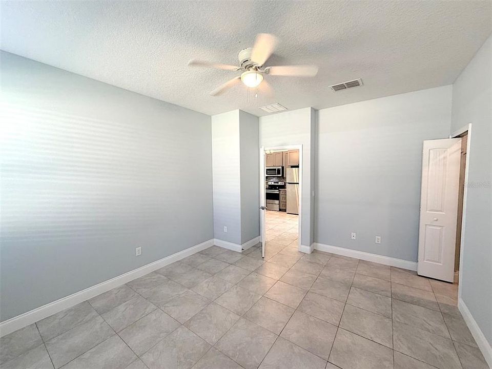 For Rent: $1,600 (3 beds, 2 baths, 1232 Square Feet)