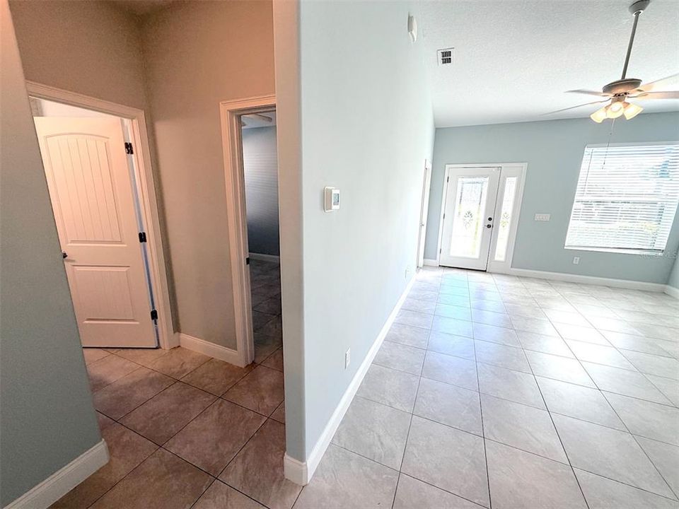 For Rent: $1,600 (3 beds, 2 baths, 1232 Square Feet)