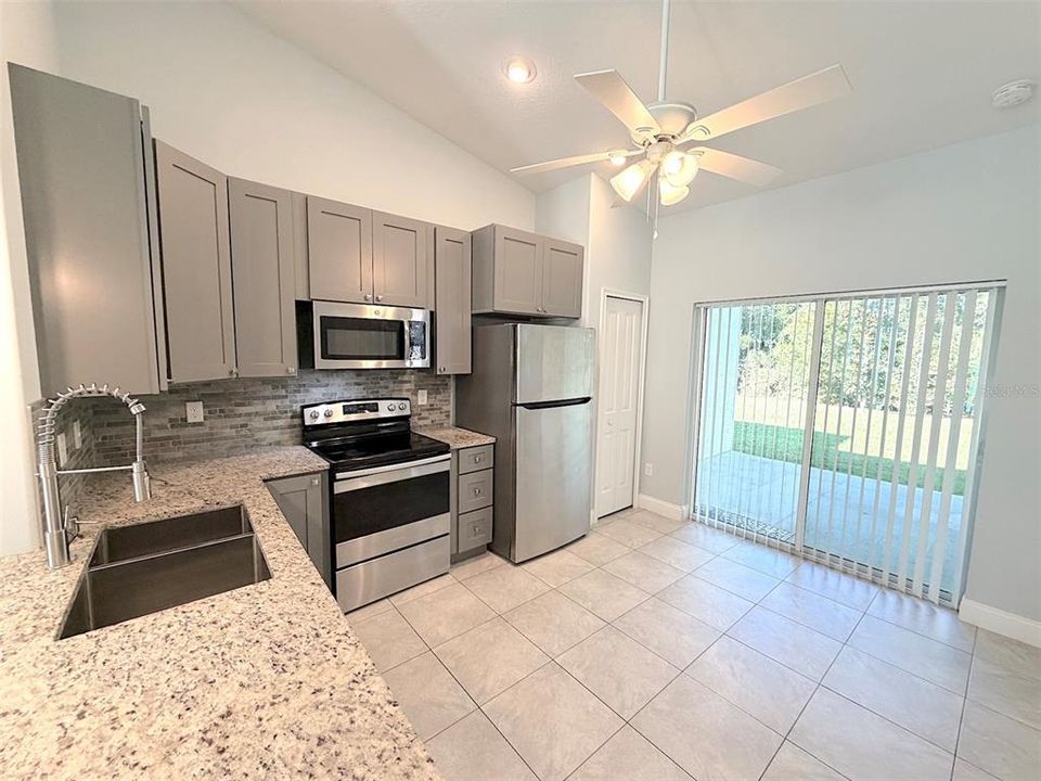 For Rent: $1,600 (3 beds, 2 baths, 1232 Square Feet)