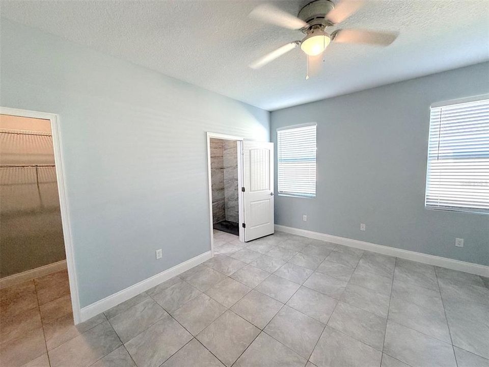 For Rent: $1,600 (3 beds, 2 baths, 1232 Square Feet)