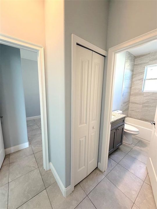 For Rent: $1,600 (3 beds, 2 baths, 1232 Square Feet)