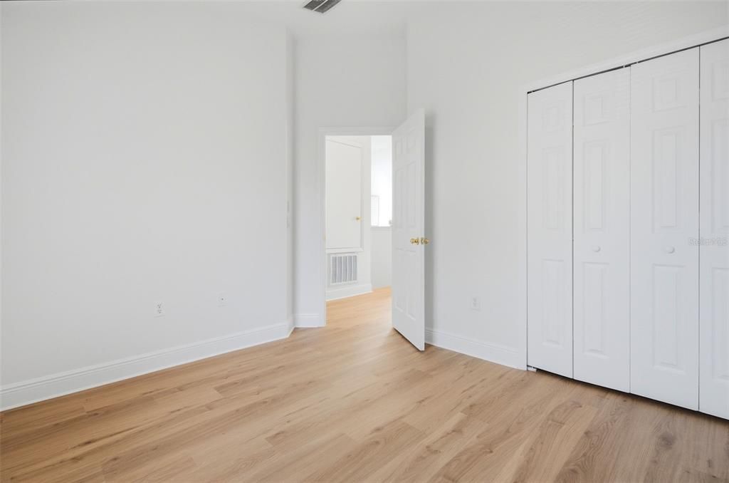 For Sale: $400,000 (4 beds, 2 baths, 1706 Square Feet)