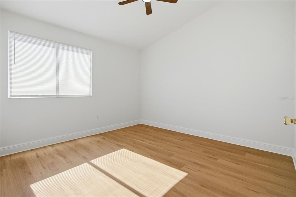 For Sale: $400,000 (4 beds, 2 baths, 1706 Square Feet)