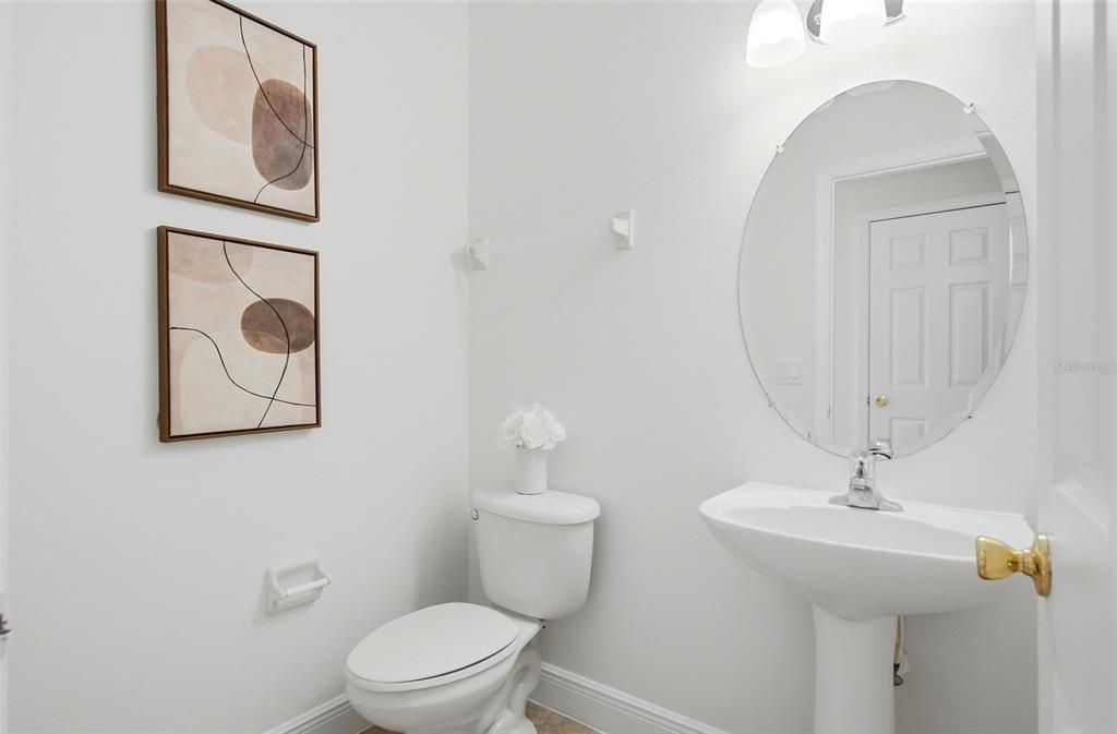 For Sale: $400,000 (4 beds, 2 baths, 1706 Square Feet)