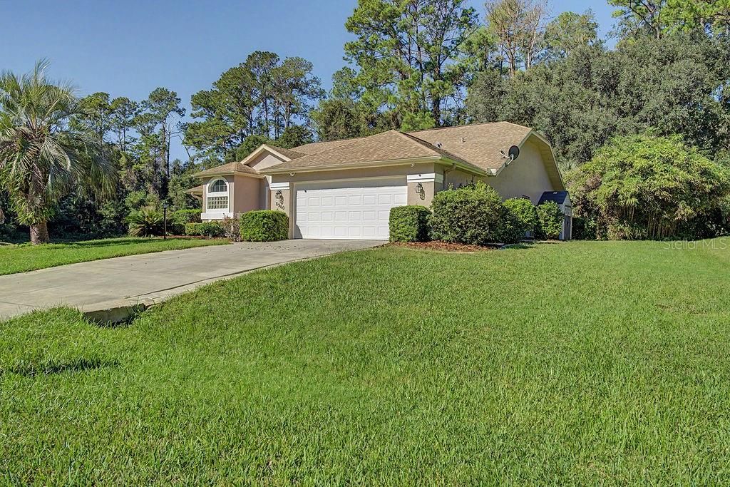 Active With Contract: $335,000 (3 beds, 2 baths, 1693 Square Feet)