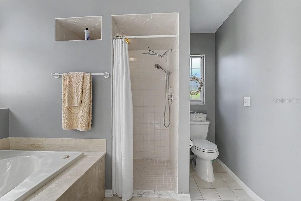 Active With Contract: $335,000 (3 beds, 2 baths, 1693 Square Feet)