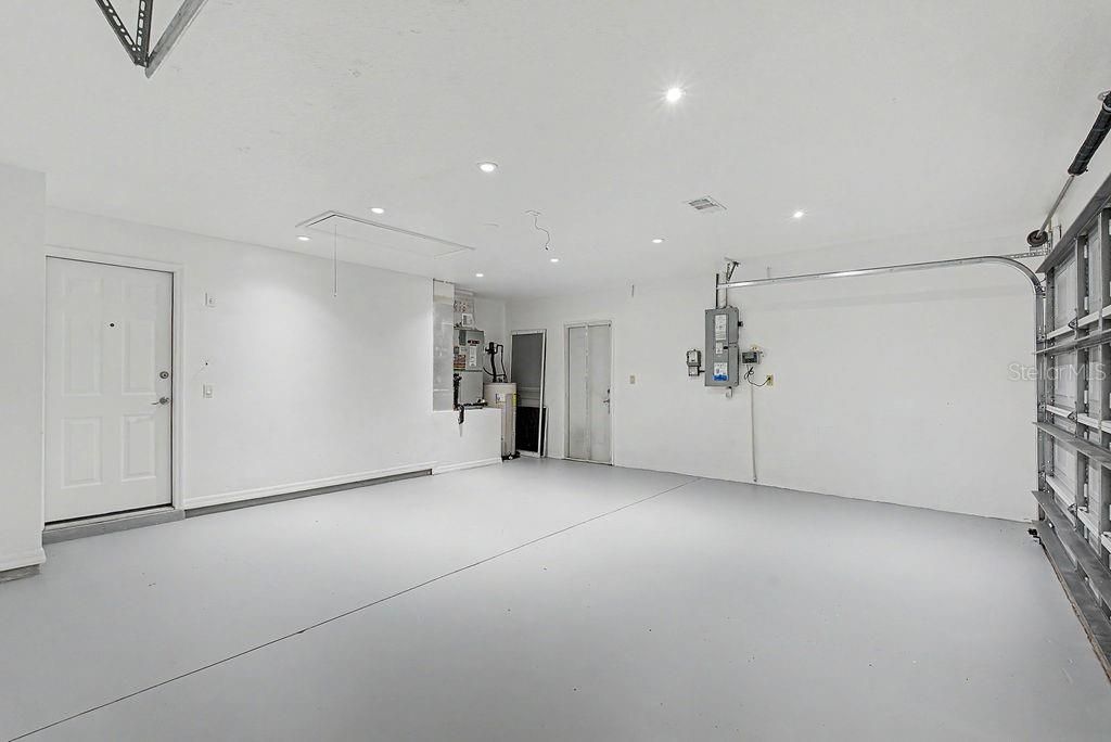 Active With Contract: $335,000 (3 beds, 2 baths, 1693 Square Feet)