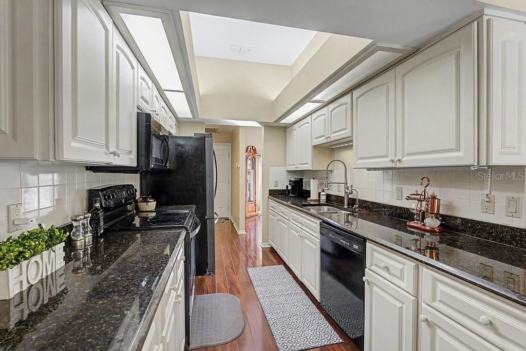 Active With Contract: $335,000 (3 beds, 2 baths, 1693 Square Feet)
