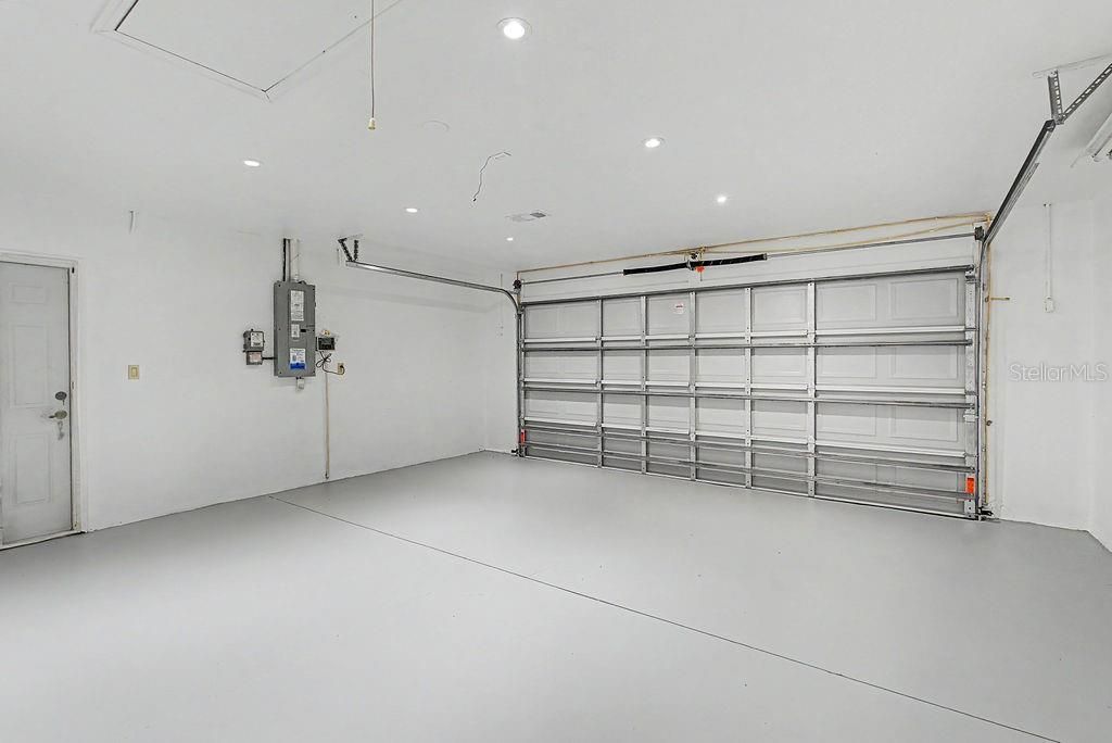 Active With Contract: $335,000 (3 beds, 2 baths, 1693 Square Feet)