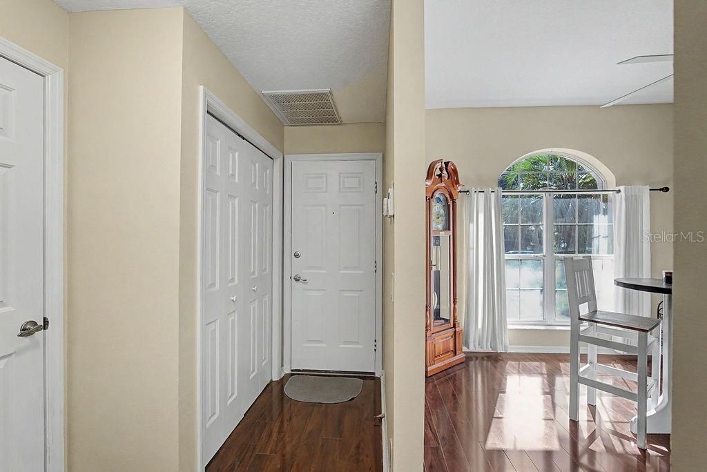 Active With Contract: $335,000 (3 beds, 2 baths, 1693 Square Feet)