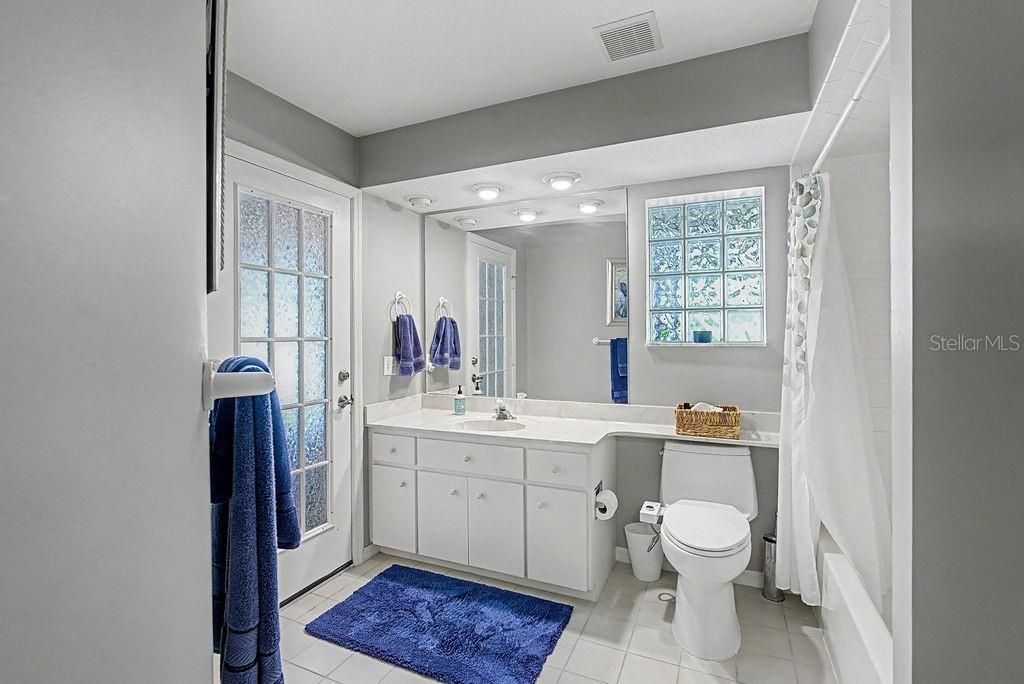 Active With Contract: $335,000 (3 beds, 2 baths, 1693 Square Feet)