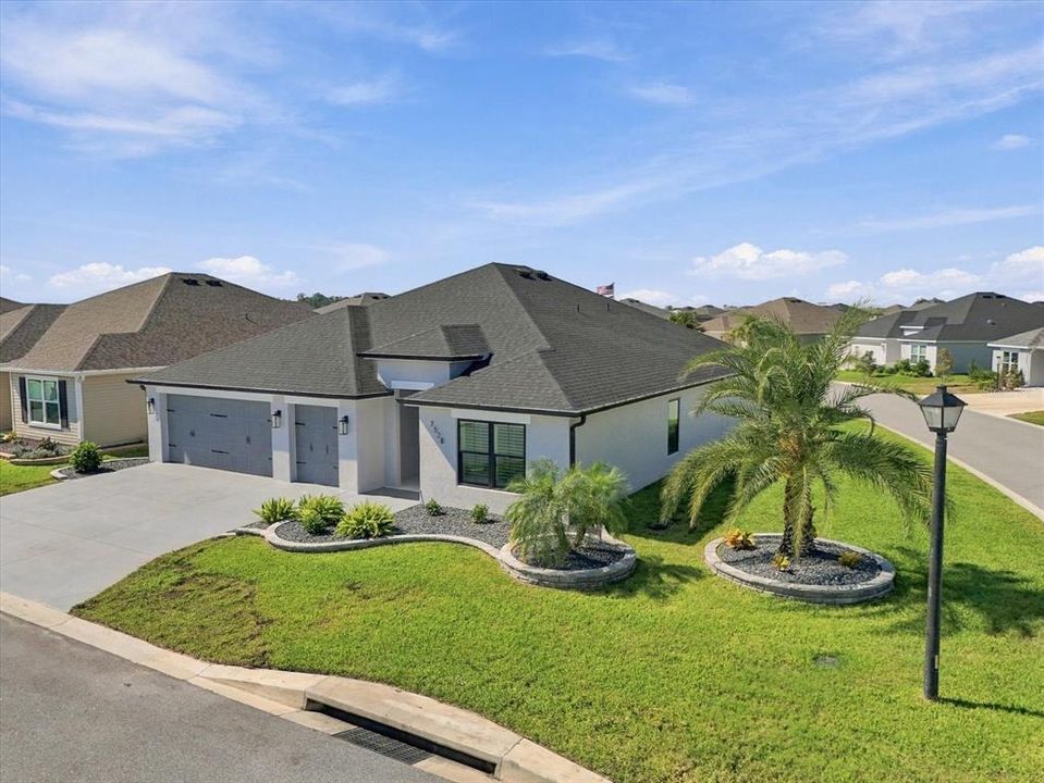 For Sale: $679,470 (3 beds, 2 baths, 1927 Square Feet)
