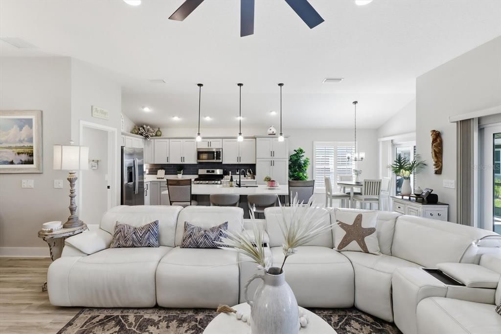 For Sale: $679,470 (3 beds, 2 baths, 1927 Square Feet)