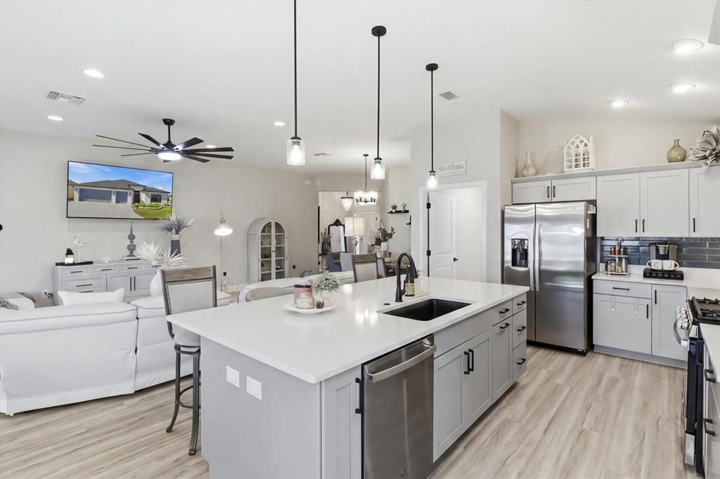 For Sale: $679,470 (3 beds, 2 baths, 1927 Square Feet)