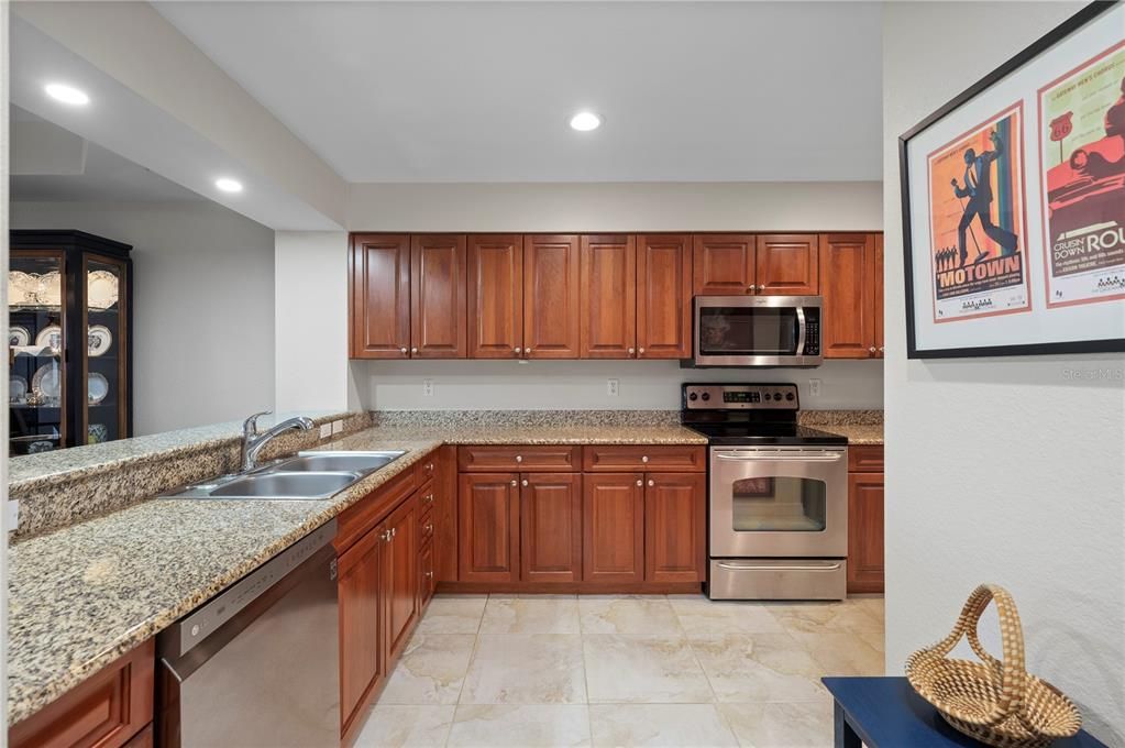 En Venta: $365,000 (3 camas, 2 baños, 1845 Pies cuadrados)
