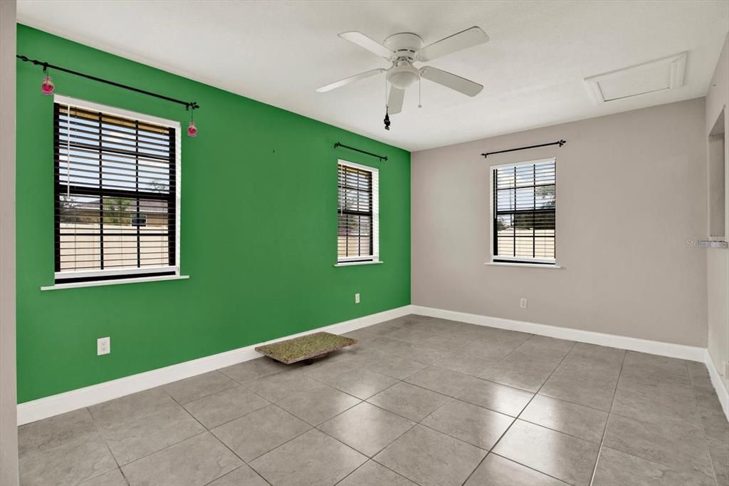 Active With Contract: $250,000 (3 beds, 2 baths, 1623 Square Feet)