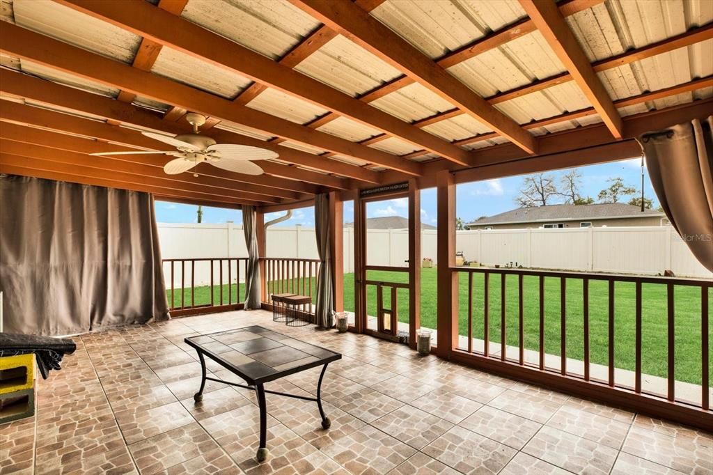 Active With Contract: $250,000 (3 beds, 2 baths, 1623 Square Feet)