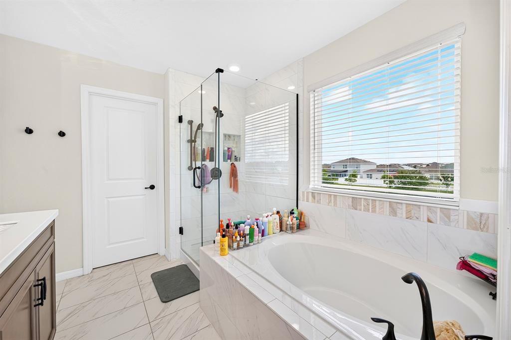 For Sale: $525,000 (4 beds, 3 baths, 2384 Square Feet)