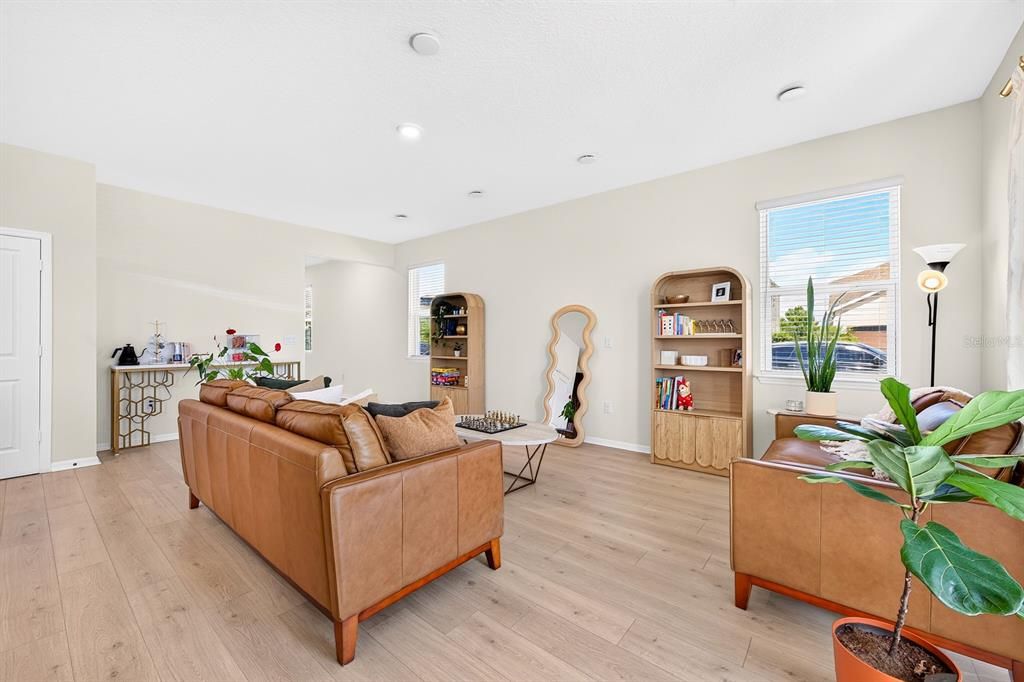 For Sale: $525,000 (4 beds, 3 baths, 2384 Square Feet)