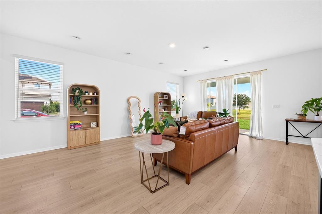 For Sale: $525,000 (4 beds, 3 baths, 2384 Square Feet)