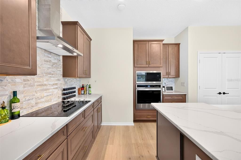 For Sale: $525,000 (4 beds, 3 baths, 2384 Square Feet)