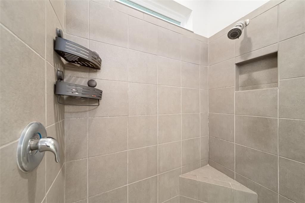 En Venta: $465,000 (3 camas, 2 baños, 1821 Pies cuadrados)
