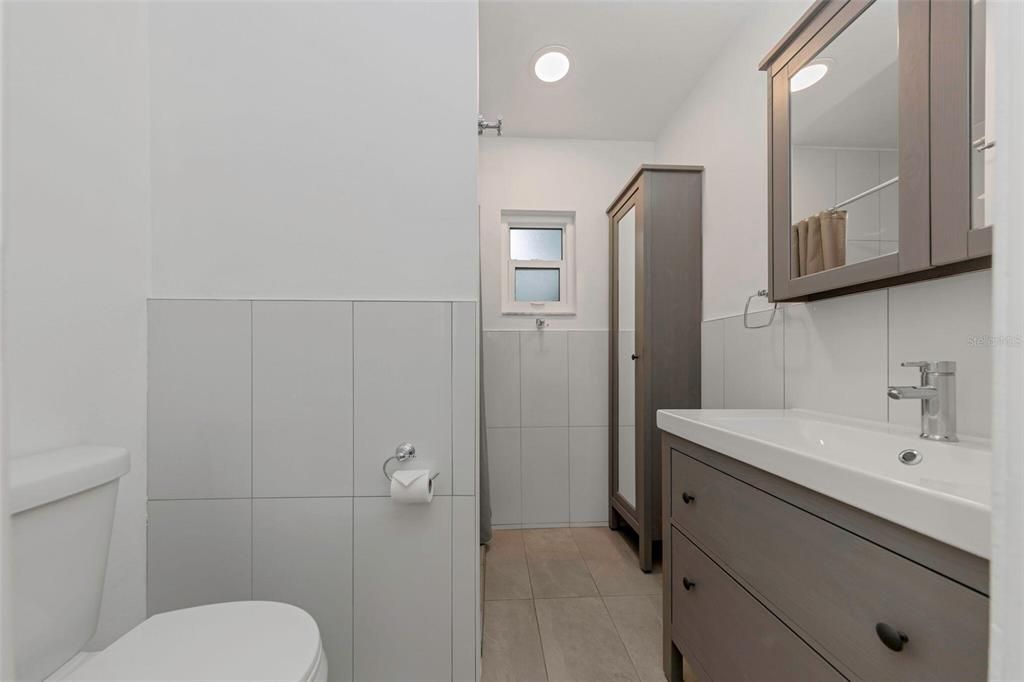 В аренду: $3,550 (4 спален, 3 ванн, 1598 Квадратных фут)