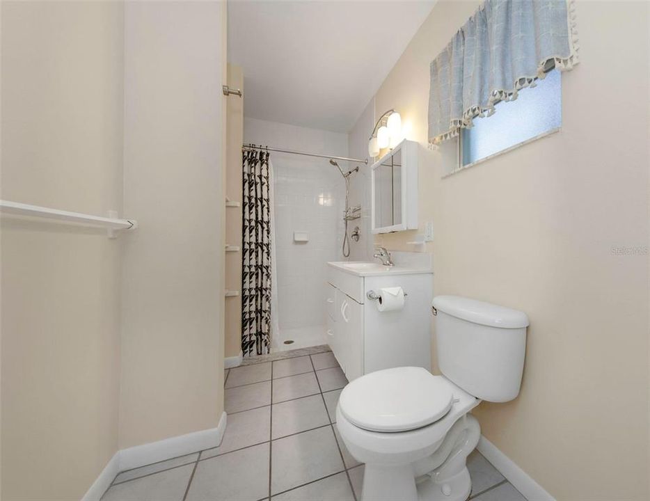 В аренду: $3,550 (4 спален, 3 ванн, 1598 Квадратных фут)
