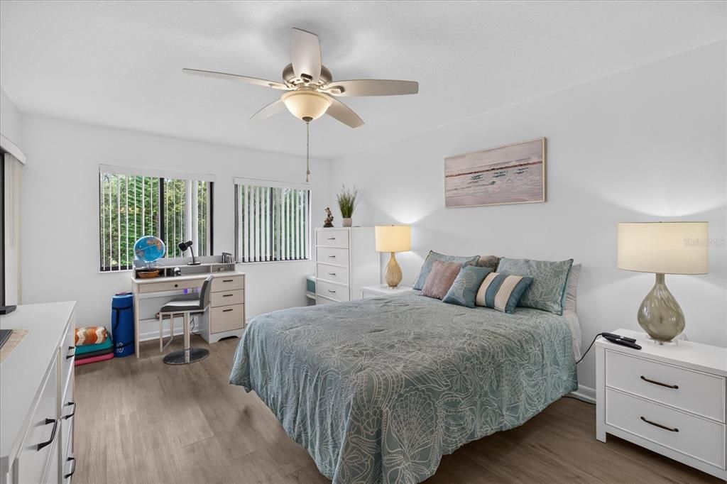 For Sale: $319,000 (2 beds, 2 baths, 1065 Square Feet)