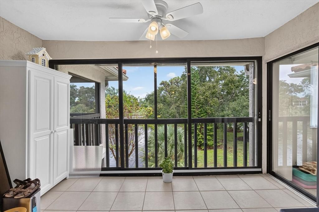 For Sale: $319,000 (2 beds, 2 baths, 1065 Square Feet)