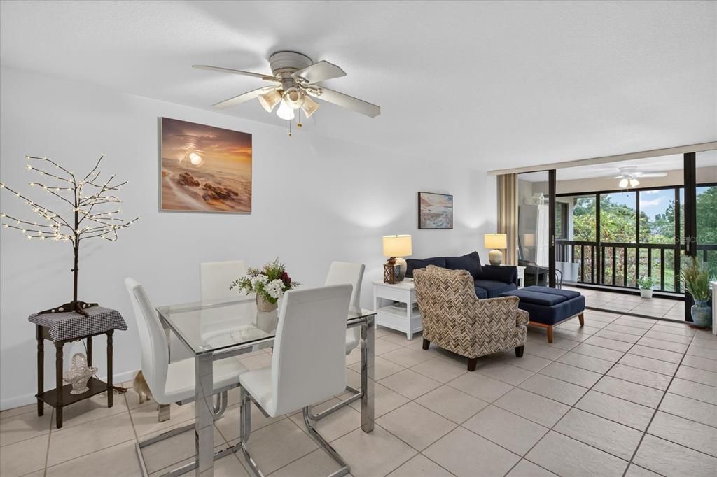 For Sale: $319,000 (2 beds, 2 baths, 1065 Square Feet)