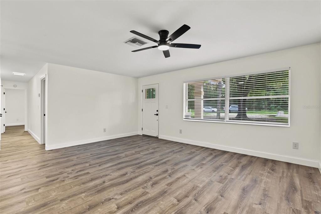 For Sale: $429,900 (3 beds, 2 baths, 1974 Square Feet)