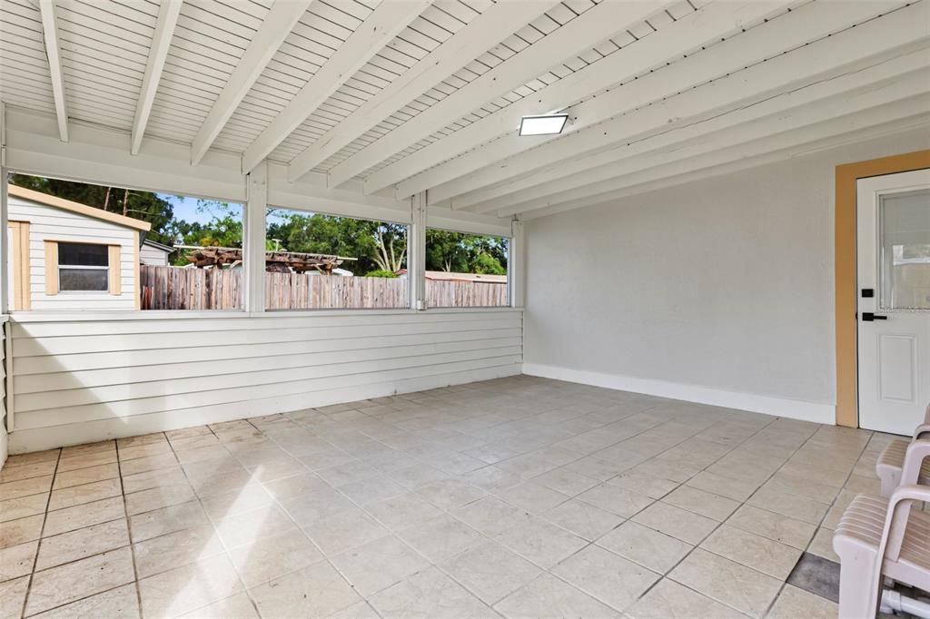 For Sale: $429,900 (3 beds, 2 baths, 1974 Square Feet)
