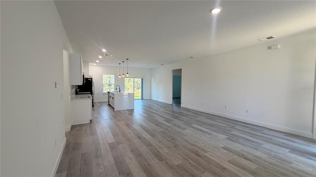 En Renta: $1,950 (4 camas, 2 baños, 1792 Pies cuadrados)