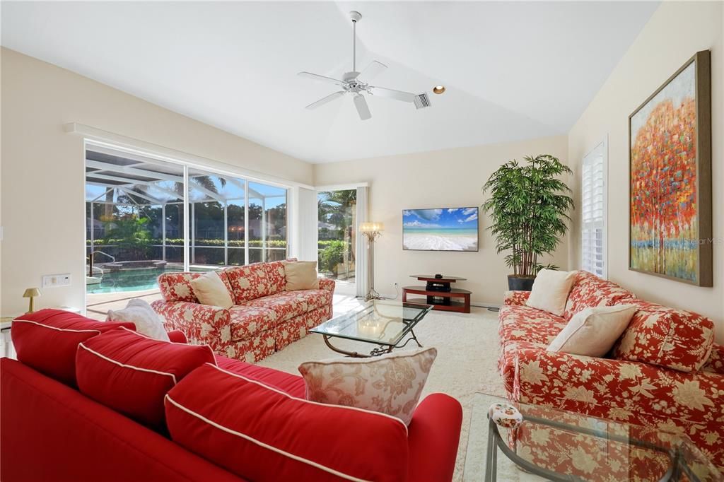 For Sale: $975,000 (4 beds, 4 baths, 3161 Square Feet)
