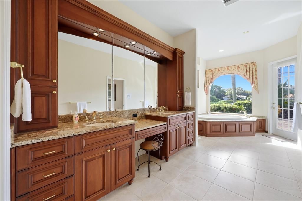 For Sale: $975,000 (4 beds, 4 baths, 3161 Square Feet)