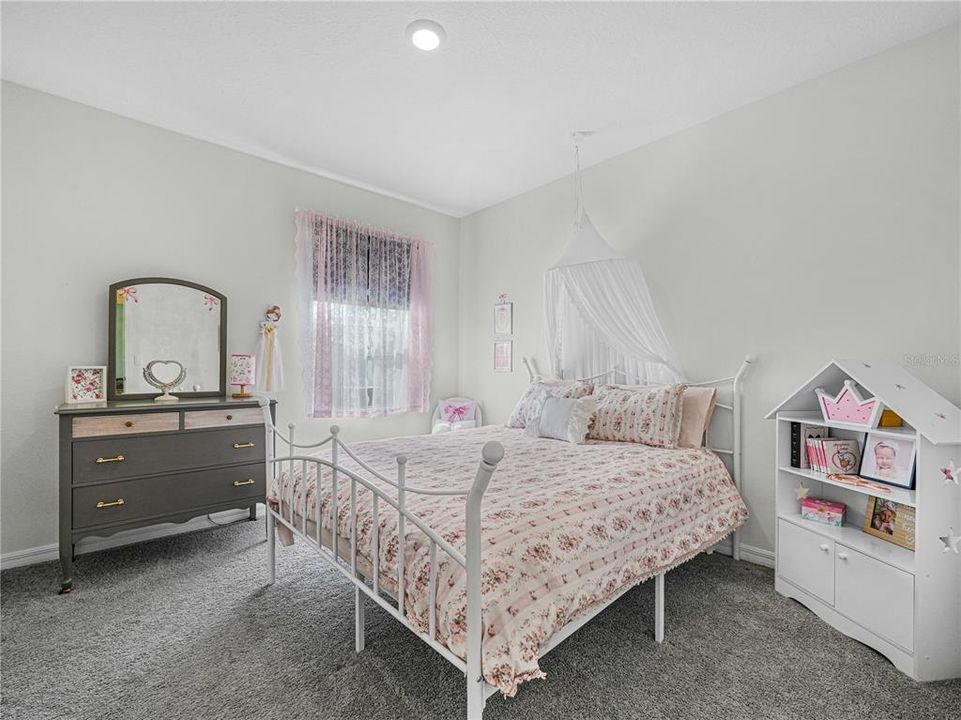 En Venta: $365,000 (5 camas, 3 baños, 2616 Pies cuadrados)