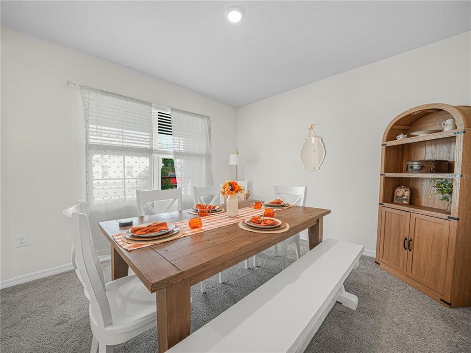 En Venta: $365,000 (5 camas, 3 baños, 2616 Pies cuadrados)
