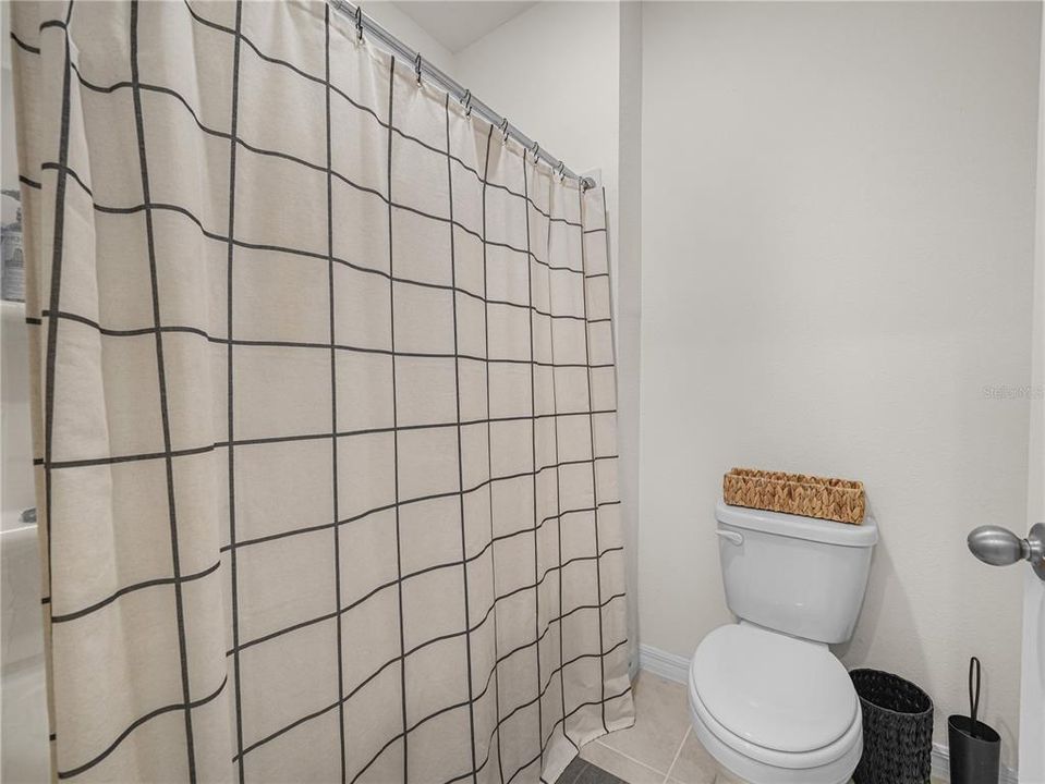 En Venta: $365,000 (5 camas, 3 baños, 2616 Pies cuadrados)