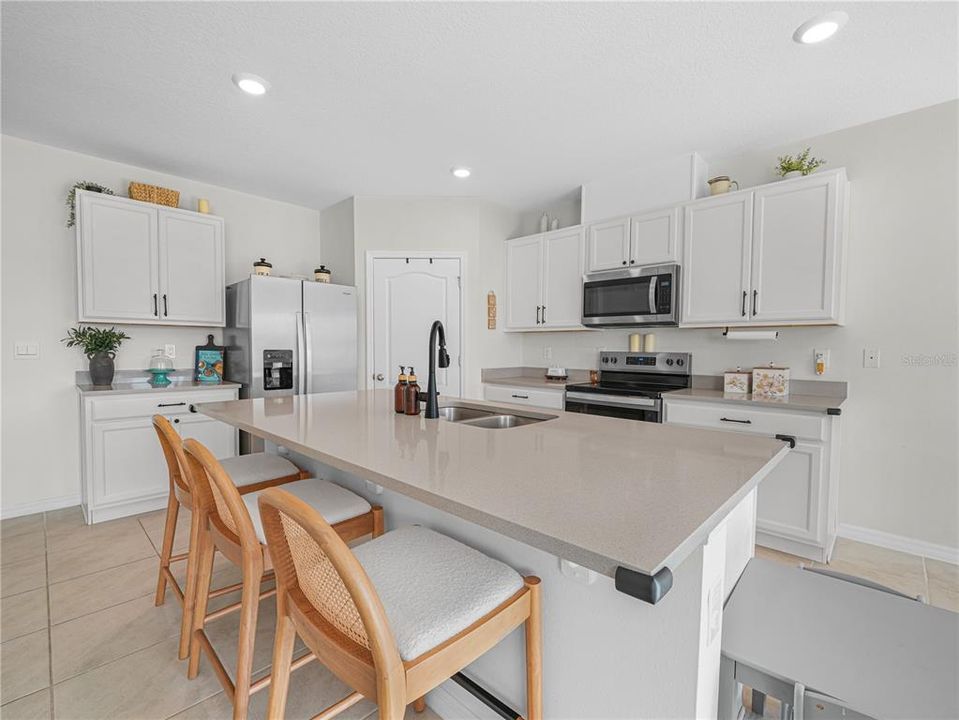 En Venta: $365,000 (5 camas, 3 baños, 2616 Pies cuadrados)