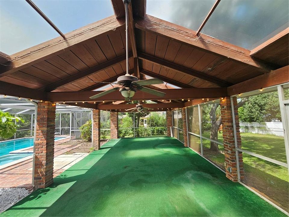 For Rent: $2,900 (4 beds, 2 baths, 2105 Square Feet)