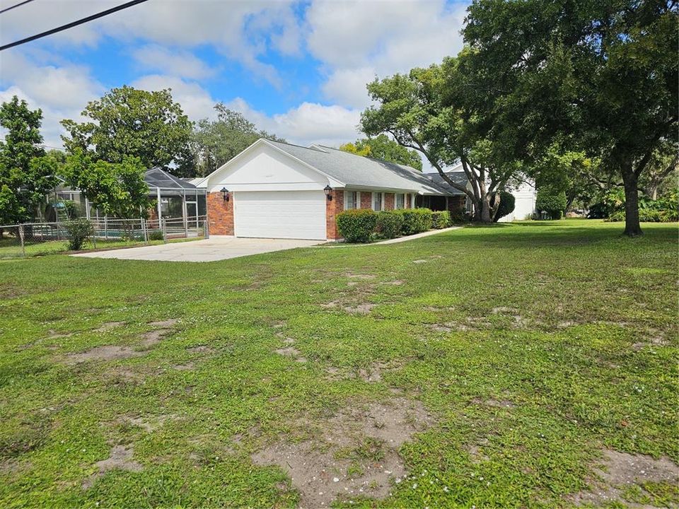 For Rent: $2,900 (4 beds, 2 baths, 2105 Square Feet)