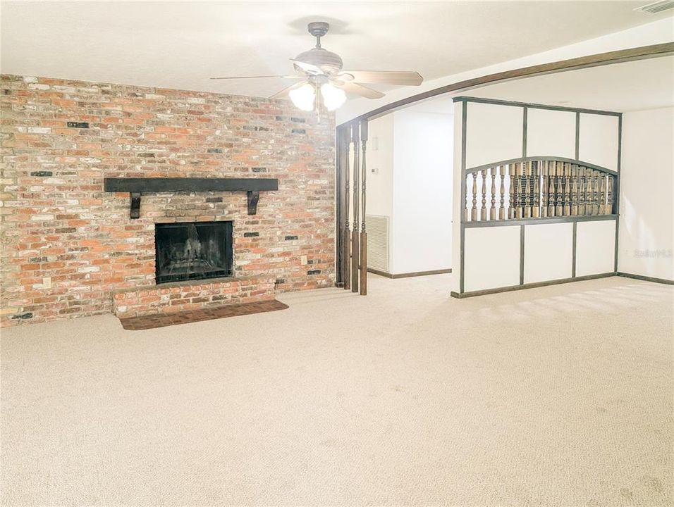 For Rent: $2,900 (4 beds, 2 baths, 2105 Square Feet)