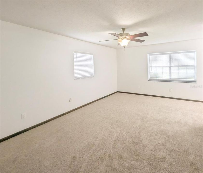 For Rent: $2,900 (4 beds, 2 baths, 2105 Square Feet)