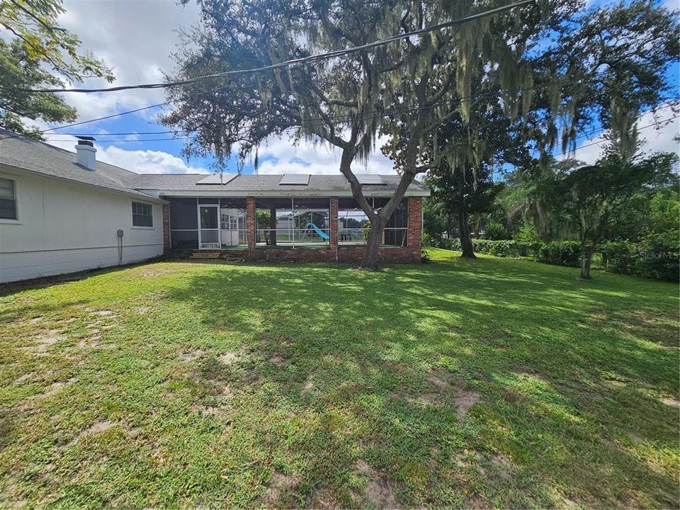 For Rent: $2,900 (4 beds, 2 baths, 2105 Square Feet)
