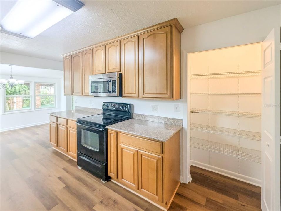 For Rent: $2,900 (4 beds, 2 baths, 2105 Square Feet)