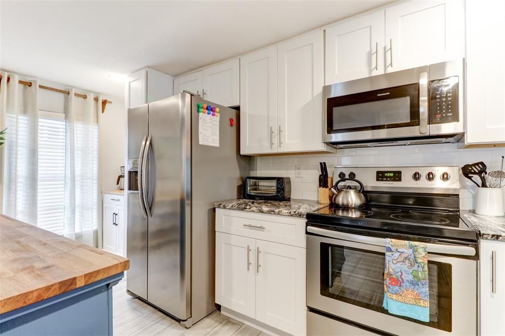 В аренду: $1,900 (2 спален, 2 ванн, 880 Квадратных фут)