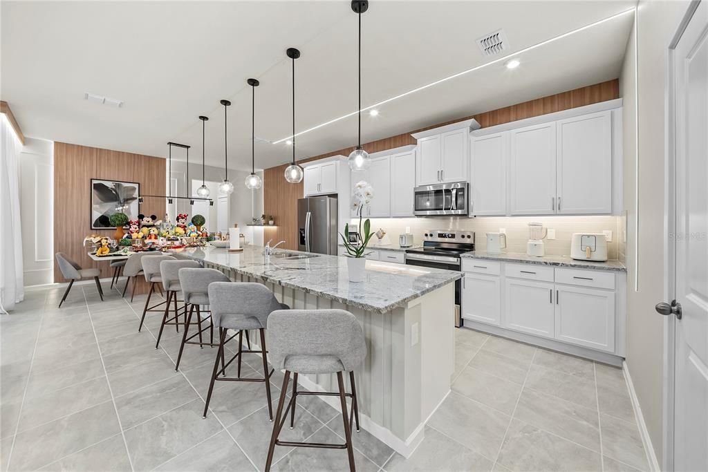 En Venta: $1,075,000 (6 camas, 4 baños, 3009 Pies cuadrados)