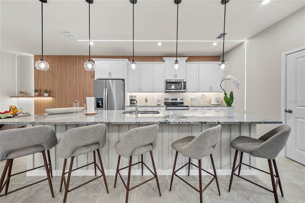 En Venta: $1,075,000 (6 camas, 4 baños, 3009 Pies cuadrados)