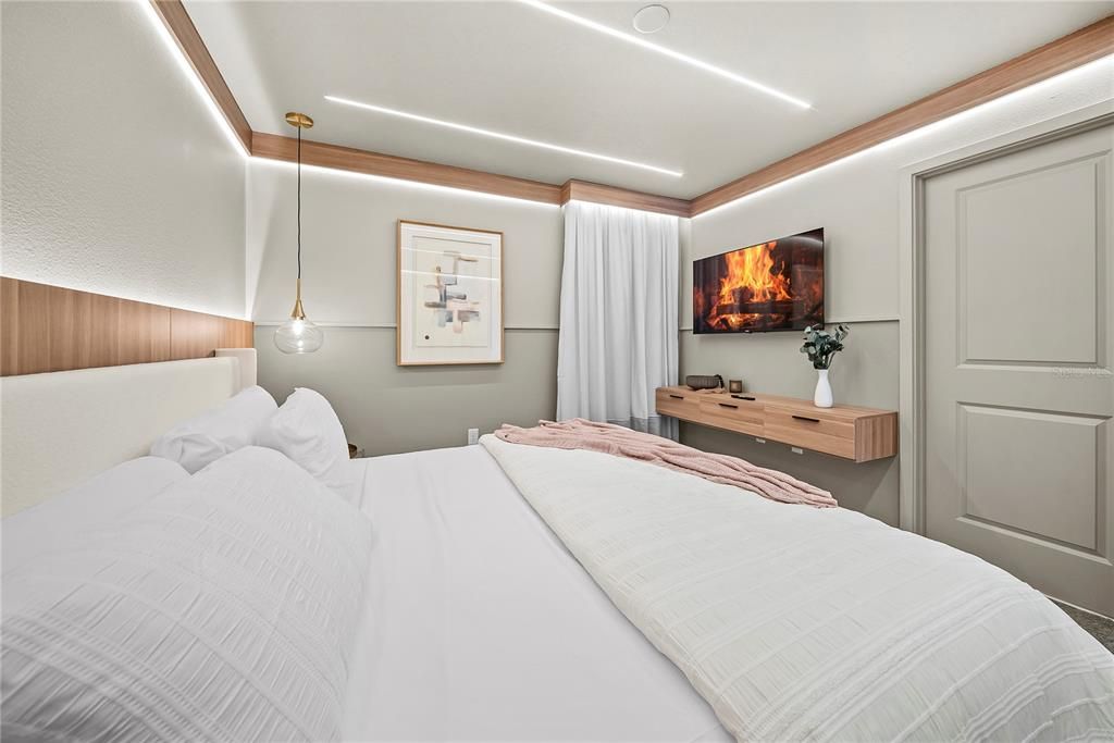 En Venta: $1,075,000 (6 camas, 4 baños, 3009 Pies cuadrados)
